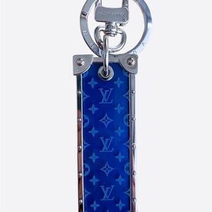 💯 Authentic Louis Vuitton Porte Cles Malprism Keychain